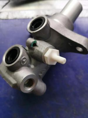 Master Cylinder Bleed Fitting M12x1   