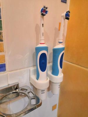 Stand for Oral b for double-sided tape