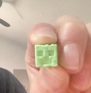 Textured Minecraft Creeper Bead   