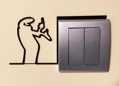 Funny Light Switch Gadget – La Linea Balum 40   
