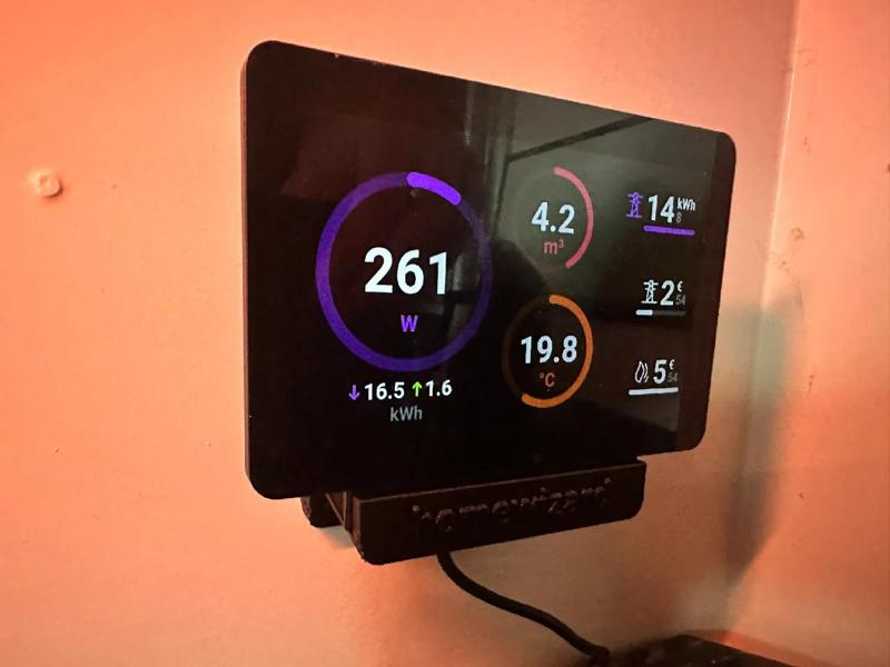 Homewizard Energydisplay wall mount - commercial version   