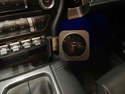 Ford Mustang (Gen 6) ESR Magsafe Holder iPhone (Mini)
