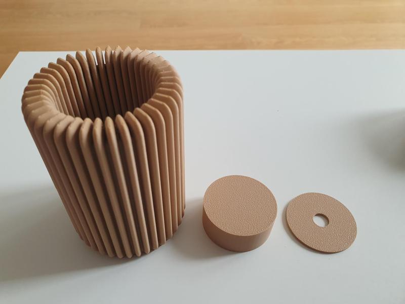 Elongated candle embellisher