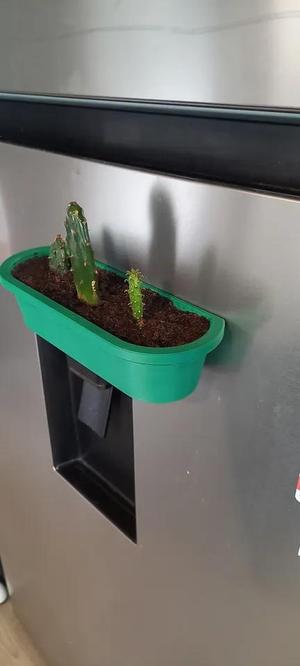 magnetic pot planter   