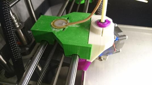 Auto bed leveling using piezo discs