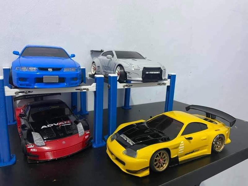 1:24 Scale Four Post Car Lift