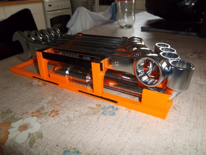 Module pour caisse Facom et clef mixte Facom OGV 40 et clef a pipe Facom 76 