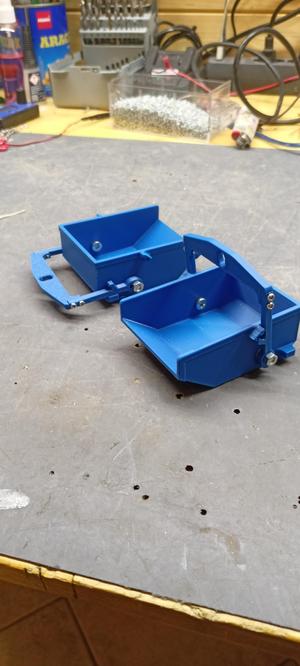 self dumping bin 1/14