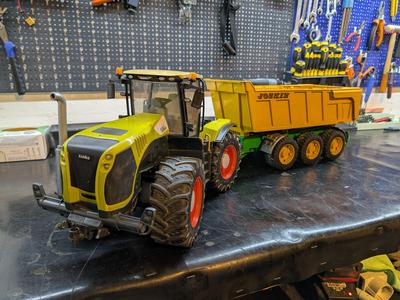 Chassis Class Xerion bruder