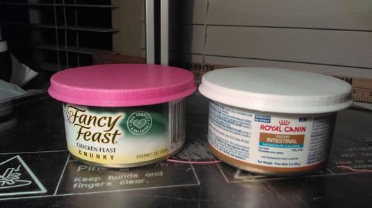 Fancy Feast Royal Canin Cat Food Lid