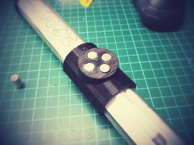 Magnetic holder for LED lamp