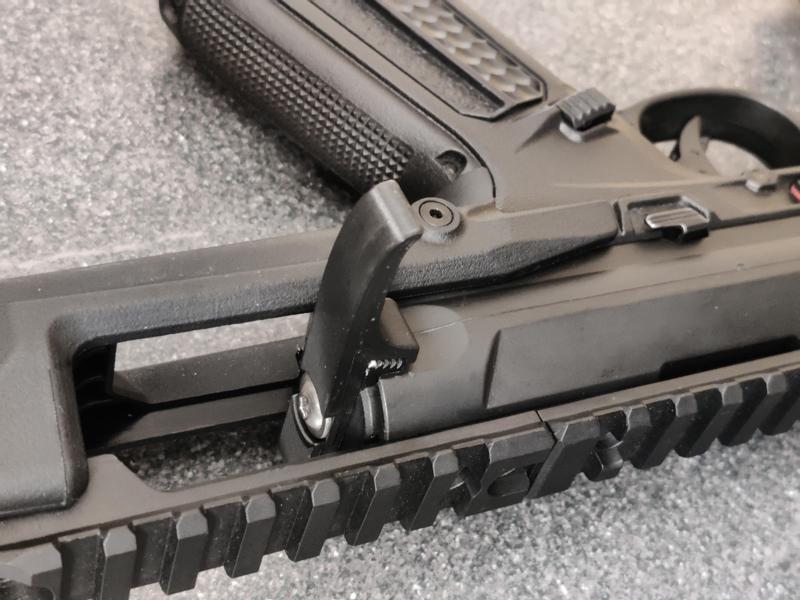 AAP-01 charging handle