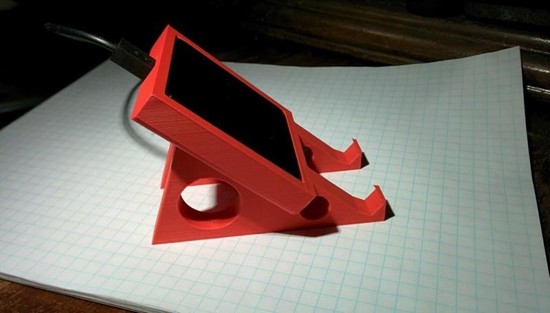 Google Nexus 5 wireless charger and phone caddy