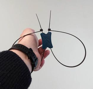 Zip tie handcuff midle section