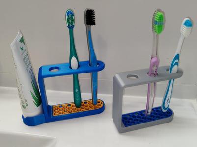 Toothbrush holder
