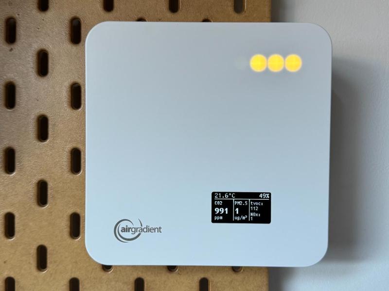 Airgradient Indoor Monitor Skadis mount