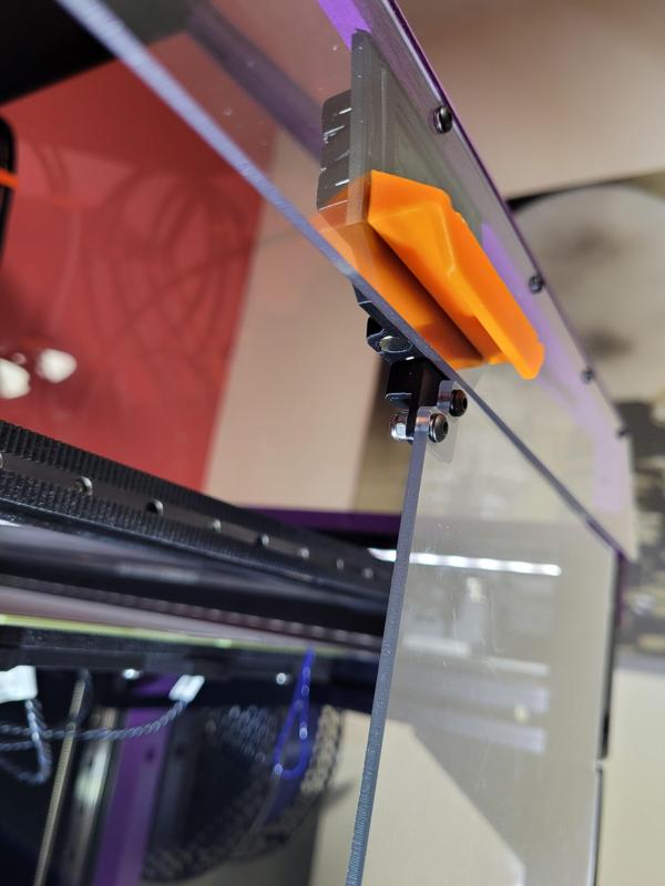 EnXLosure door lid magnet catch