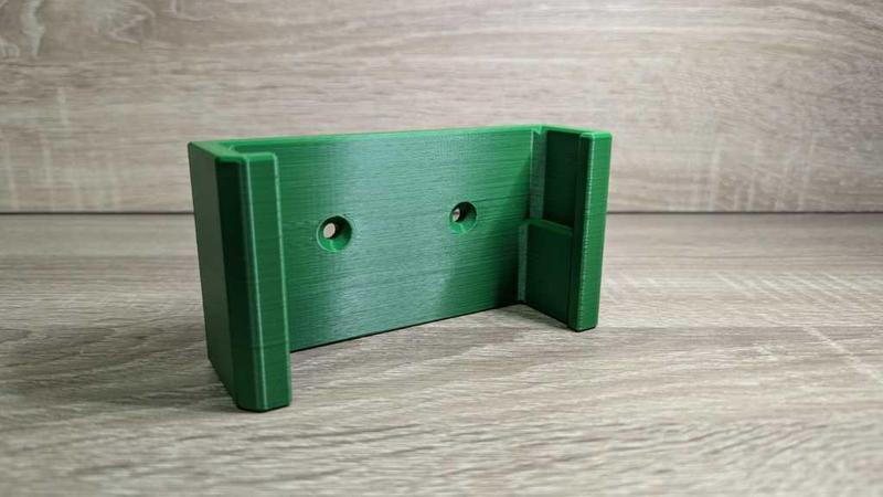 STILH AK battery wall mount