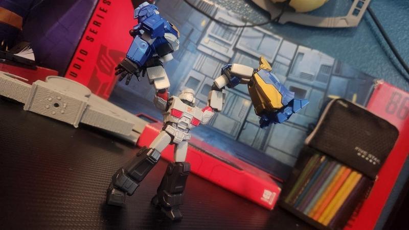 Transformers Blokees Sentinel Prime Split handles