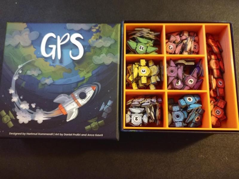 GPS game insert and organizer for satellite tokens