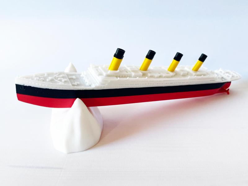 RMS TITANIC 1:1000 Scale 11.3 Inch 29cm