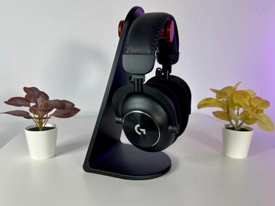 Minimalist Headphone Stand
