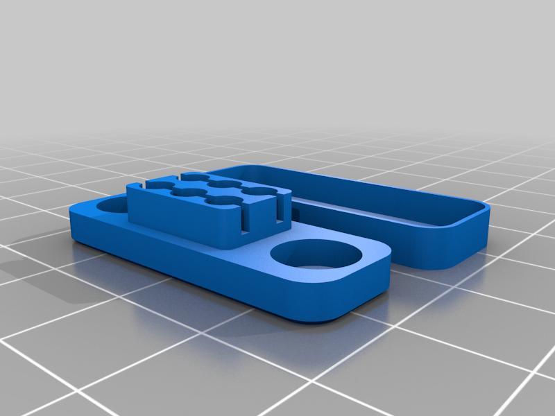 Window blinds chain holder