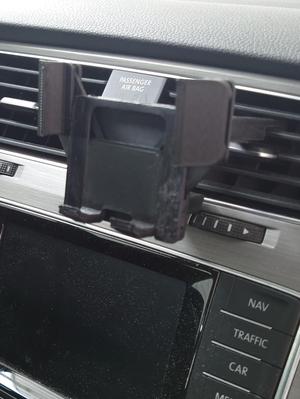 Car airvent phoneholder (turns +-30deg)