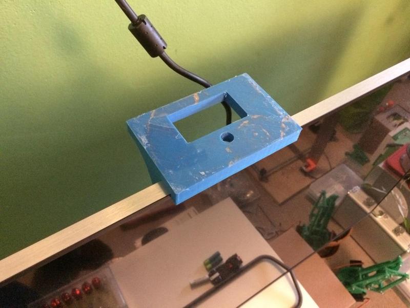 Kinect holder for Sony Bravo