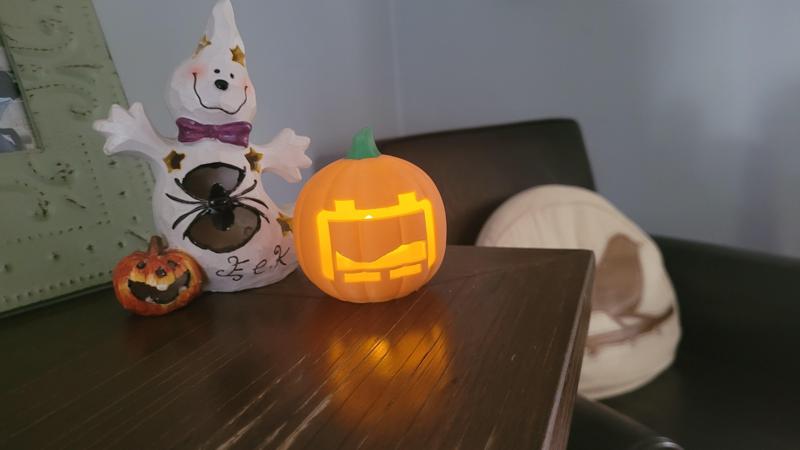 Battery level LIGHT "SCARIEST PUMPKINS EVER" COLLECTION MUILT-COLOR 6 OF 8