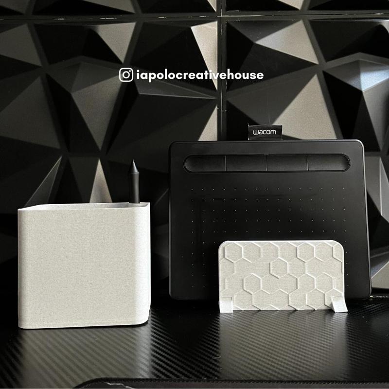Wacom Tablet Stand / White Hex