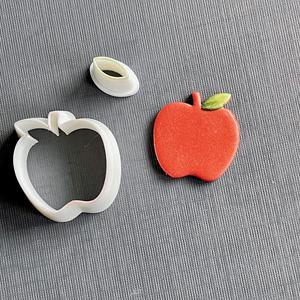 Apple cutter set with matching leaf cutter