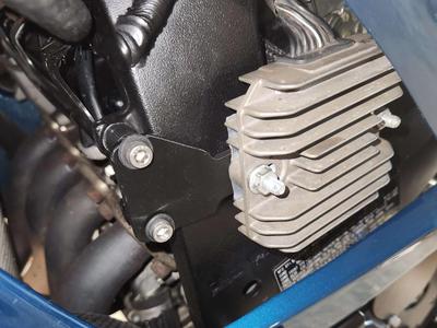 06/07 (k6/k7) GSXR 600/750 Rect relocate bracket