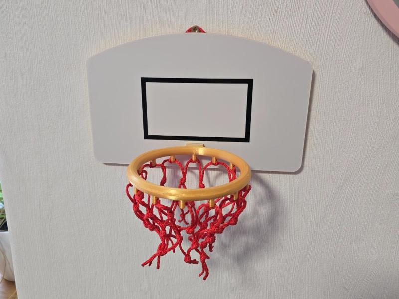 Basketball hoop