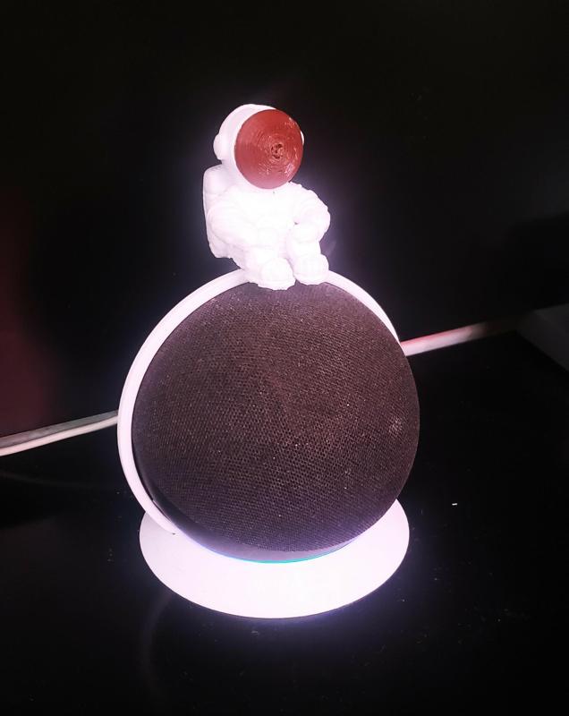 Suporte Alexa Echo Dot 4a e 5a Geração Astronauta na Lua