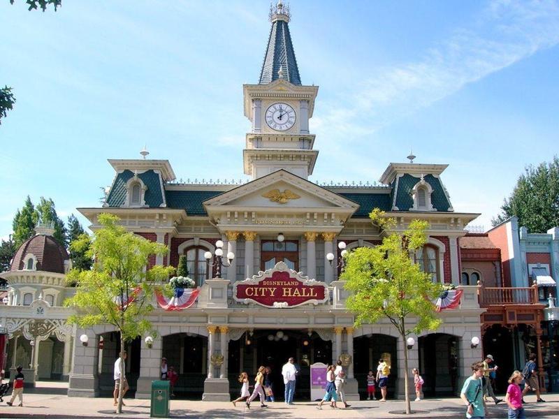 Main Street U.S.A. Town Hall and Walts Apartment