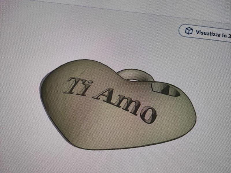 Heart-shaped keychain with the inscription I Love You