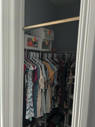 Hanging rod holder brackets