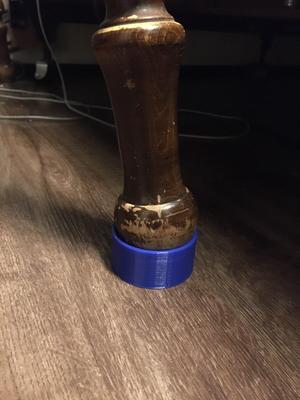 Tool-free Table Leveler