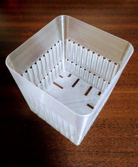 square pot with slits (vase mode)