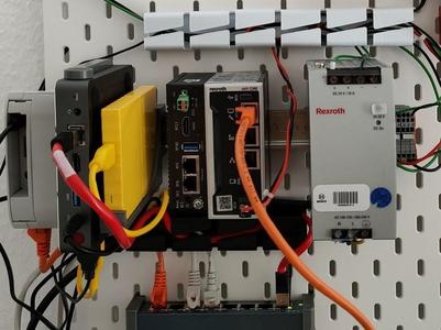 Skadis cable channel