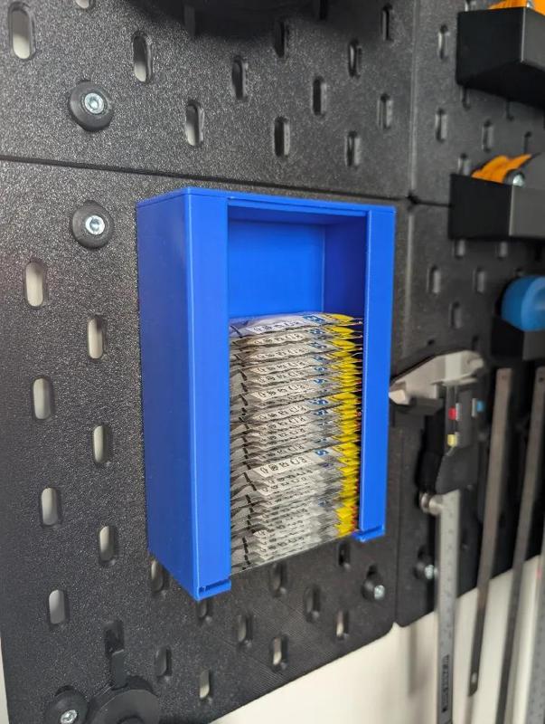 Wipe dispenser for Skadis   