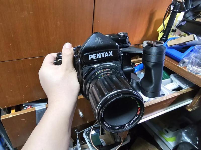 Pentax 67 6x7 67ii Left hand grip   