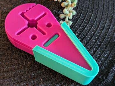 Beach towel / air mattress anchors