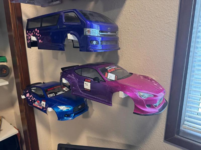 Drift Body Wall Hanger   