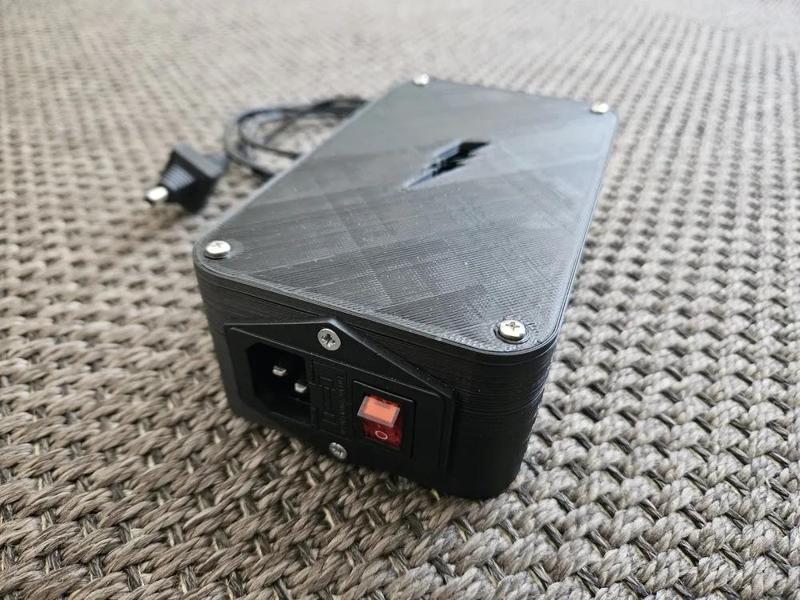 DRAFT : Meanwell LRS-50-5 PSU Case (IEC320 + Voltmeter)   