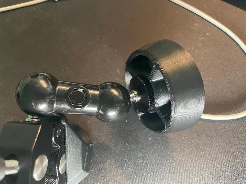 MagSafe Charger Mount 1/4"   