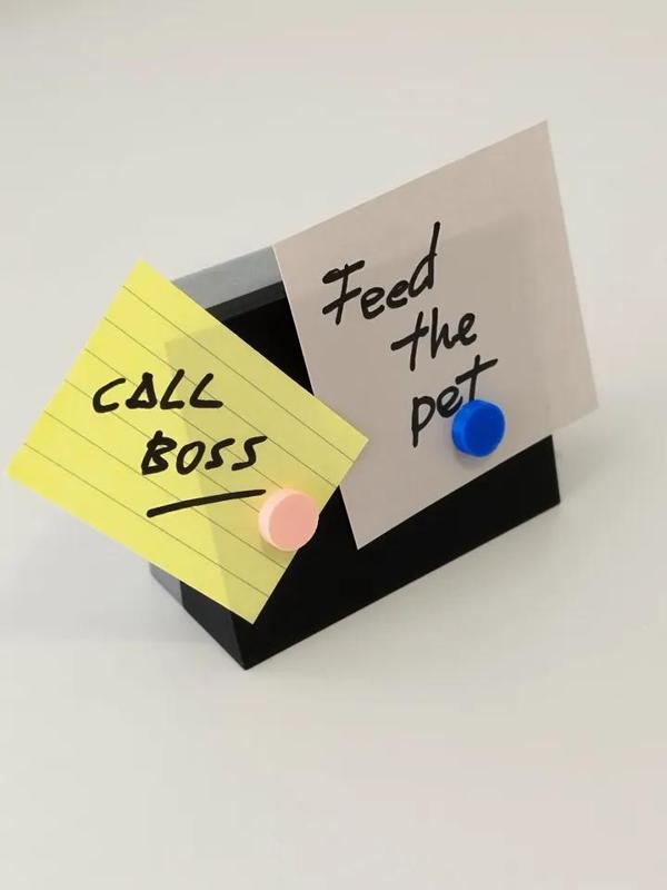 Small retro-style magnetic whiteboard   