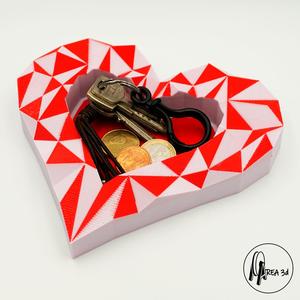 Low poly heart plate