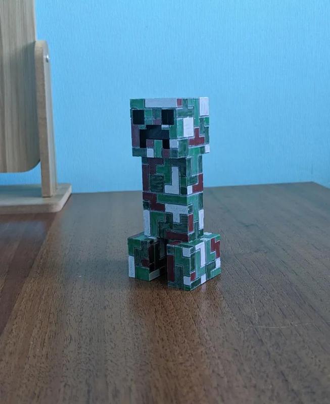 Creeper – Snap Fit Minecraft-Inspired Figure   